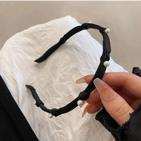 Schwarzes Satin Stoff Künstliche Perlen Schleife Stirnband Elegantes Französisches Retro Stil Damen Haarreif Chic