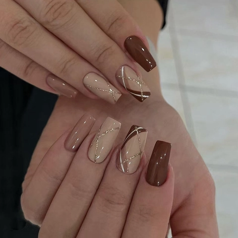 Coffin Shape Press On Nails Rautenmuster Feiner Glitzer Kaffeebraun ABS Kunststoff Abnehmbar Hochglanz