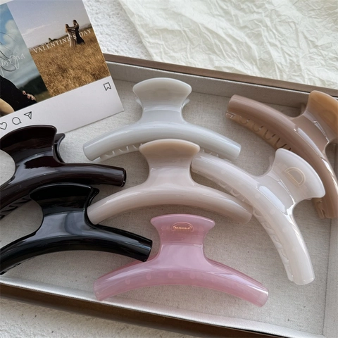 Glossy Plastic Hair Claw Clip Large Curved Elegant Shark Jaw Hairpin Headpiece For Women Thick Hair Styling