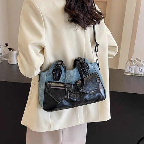 Sac Fourre-Tout Patchwork Rétro Grande Capacité Cuir PU Denim Sac À Bandoulière Avec Rivets Multi Poches Pour Femme