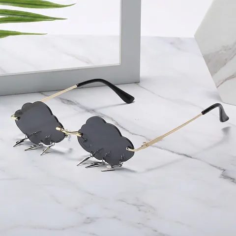 Gafas De Sol Sin Montura En Forma De Nube Con Dijes Metálicos De Rayos Lente De PC Marco De Metal Moda Fiesta Y2K Para Mujeres