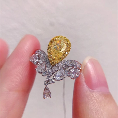 Elegant Luxurious Copper Crown Open Ring For Women Sparkling Yellow Rhinestone Water-drop Pendant Adjustable Fashion Ring Jewelry