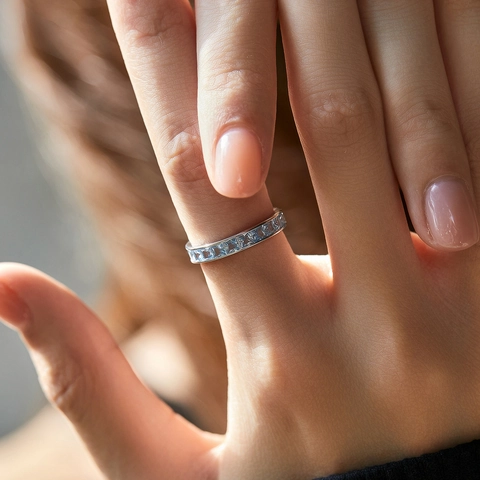 925 Sterling Silber Ewigkeit Ring Mit Hellblauen Quadratischen Zirkon Einfach Elegant Mode Für Frauen Schmuck