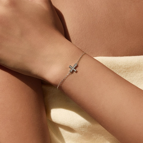 Pulsera De Cruz De Moissanita De Plata De Ley 925 Para Mujer Color D VVS1 Joyería Elegante Y Minimalista