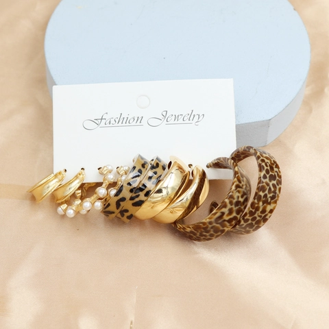 Gold Plated Alloy Hoop And Stud Earrings Artificial Pearl Leopard Resin Geometric Women Elegant Fashion Jewelry Collection