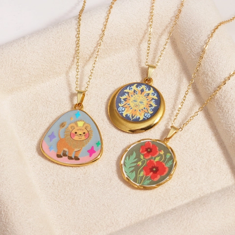Collana Con Ciondolo In Acciaio Inossidabile Vintage Con Design Smaltato Sole Ape Fiore Gioielli Retro Artistici Per Donne