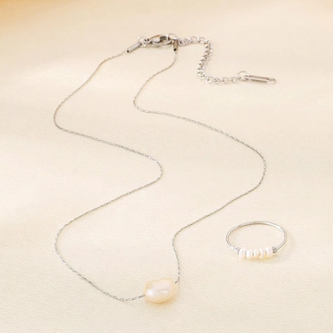 Minimalistisches Edelstahl Süßwasserperlen Schmuckset Unregelmäßiger Perlenanhänger Halskette Dünner Mehrperlenring Für Damen Elegante Modeaccessoires