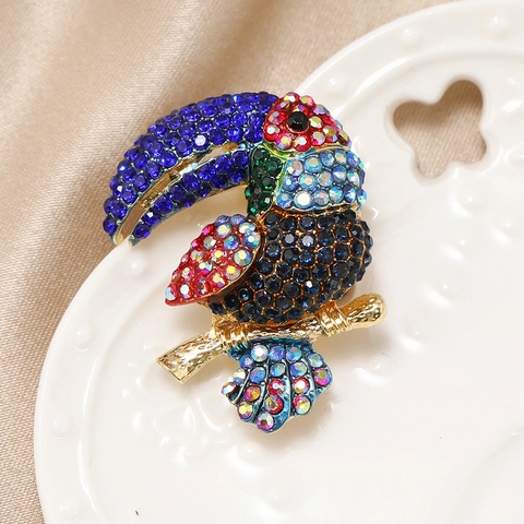 Retro Tukan Papagei Vogel Brosche Pin Bunte Strass Kristall Legierung Tier Mode Schmuck Für Frauen Mantel Zubehör