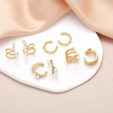 Kunstparel Oorcuffs Koper Verguld Elegant Geen Piercing Oorclip Sieraden Met Glanzende Zircon Accent Voor Dames Mode
