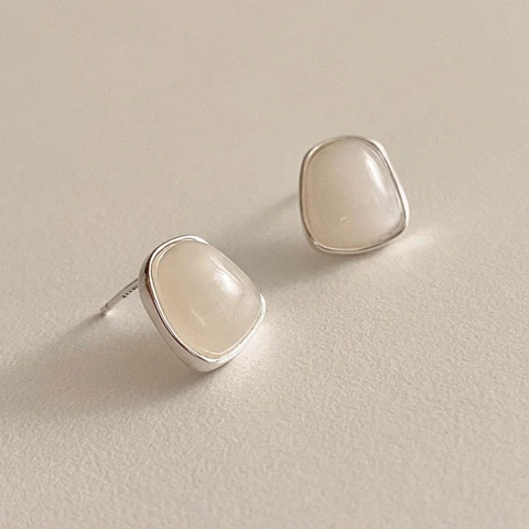 Unregelmäßige Geometrische Ohrstecker 925 Sterling Silber Creme Stein Ästhetisch Minimalistisch Französischer Stil Damen