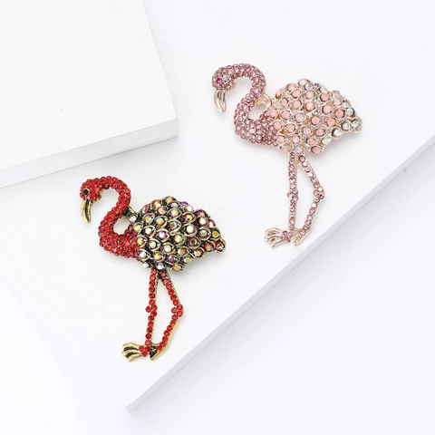 Élégante Broche Flamant Rose en Alliage Strass pour Femmes Base Or Vintage Rouge Rose Forme Animale Bijoux Accessoires
