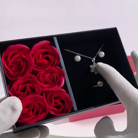Rosenblumen Schmuckschatulle Mit Seifenrosen Romantischer Hochzeitsantrag Organizer Box Für Halskette Ring Ohrring Rosa