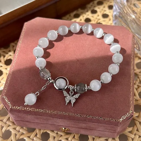 Beaded Armband Mit Katzenauge Stein Und Strass Schmetterling Anhänger Elegant Grau Mondlicht Farbe Schmuck Für Frauen