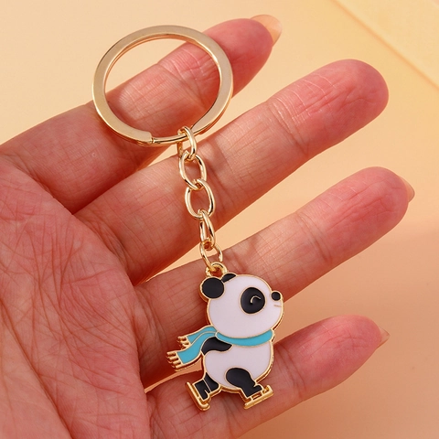 Llavero de Panda de Dibujos Animados Esmalte Aleación Monopatín Patinaje Panda Colgante Bolsa Oro Llavero Regalo Niños Mujeres Joyería