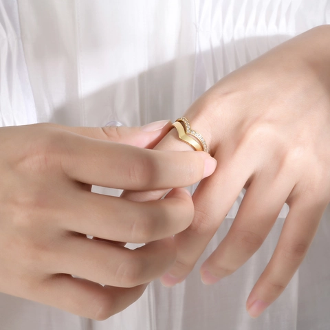 Stainless Steel V Shape Ring For Women Zirconia Inlaid Gold Silver Plated Stackable Fashion Jewelry Finger Ring
