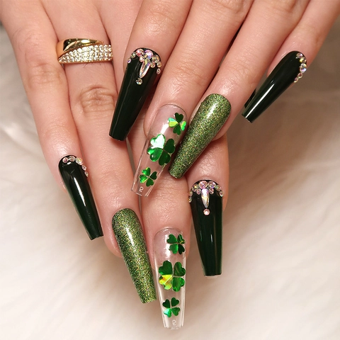 Press On Nägel St Patrick's Day Grün Glitzer Kleeblatt Strass Lange Sarg Kunstnägel Vollständige Abdeckung Künstliche Fingernägel