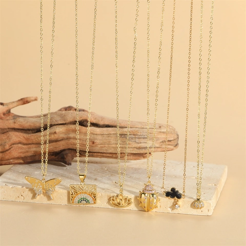 Franse Vintage Koperen Zirconia Hanger Halsketting Voor Dames Elegante Vlinder Schelp Lotus Emaille Sleutelbeen Ketting Sieraden