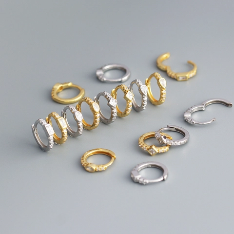 Orecchini Huggie Hoop In Argento Sterling 925 Con Intarsio In Zircone Forma Geometrica Quadrata Rettangolare Goccia D'acqua Ovale