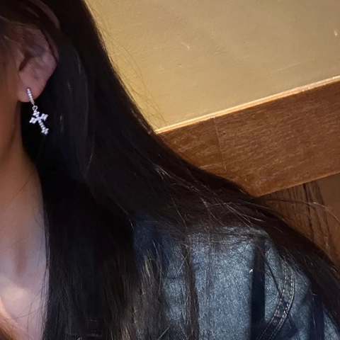 Kreuz-Anhänger Creolen Mit Zirkonia Und Ohrstecker Aus Stahl Minimalistischer Modeschmuck Für Damen In Silber