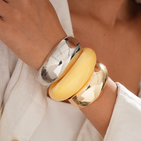 Bracciale Rigido Aperto Donna Placcato Oro 18K Lega Geometrico Liscio Largo Resina Acrilico Minimalista Gioielli Moderni
