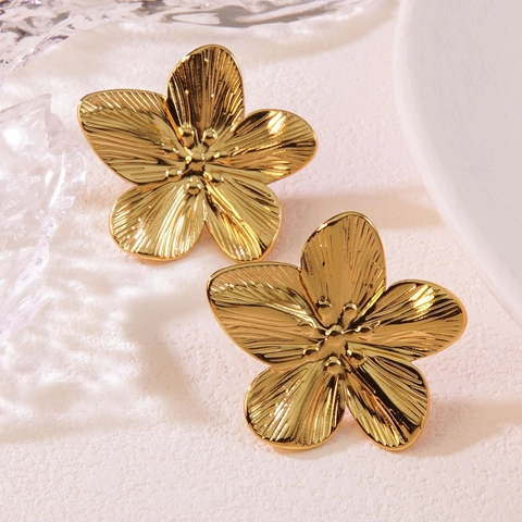 Stainless Steel Flower Stud Earrings For Women French Elegant Camellia Floral Shape 3D Radial Texture Jewelry Gift