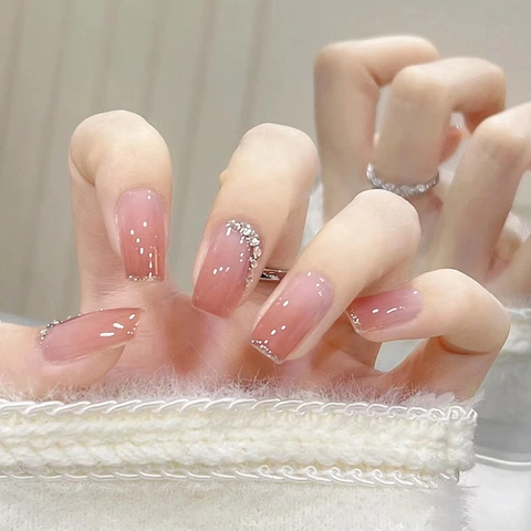 Glanzende Kunstnagels Gradiënt Nude Bruin Strass Amandelvorm Kunstnagels Met Lijm Manicure Tool