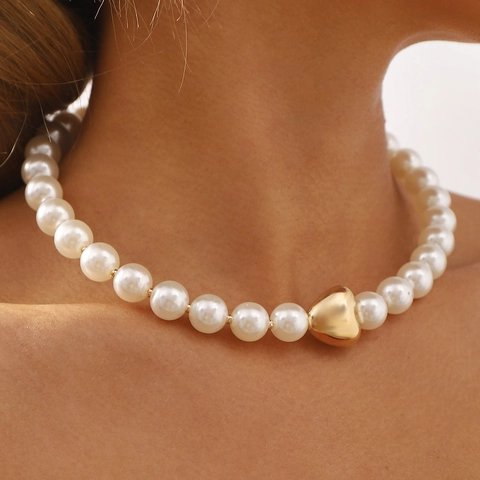 Elegant Faux Artificial Pearl Choker Necklace With Polished Alloy Heart Pendant Vintage Minimalist Jewelry For Women