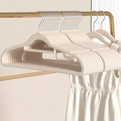 Antirutsch Samt Beflockte Kleiderbügel Nahtlos Platzsparend Schlank Kleiderschrank Kleiderbügel Für Kleidung Hosen Kleider