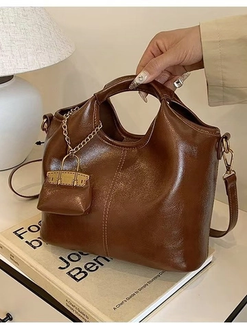 Bolso De Hombro Vintage De Cuero PU Con Cera De Aceite Para Mujer Con Mini Charm Cadena Dorada Correa Bolso Y Bolsa
