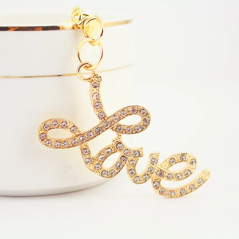 Luxury Gold Zinc Alloy LOVE Letter Keychain Cursive Word Rhinestone Inlaid Bag Pendant Valentine's Gift Fashion Jewelry Keyring Women Accessories