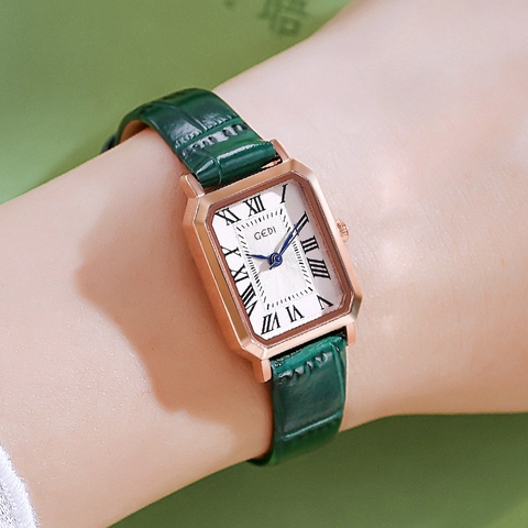 Montre Quartz Femme Rectangle Boîtier Alliage Bracelet Cuir Véritable Étanche Chiffres Romains Élégante Montre-Bracelet
