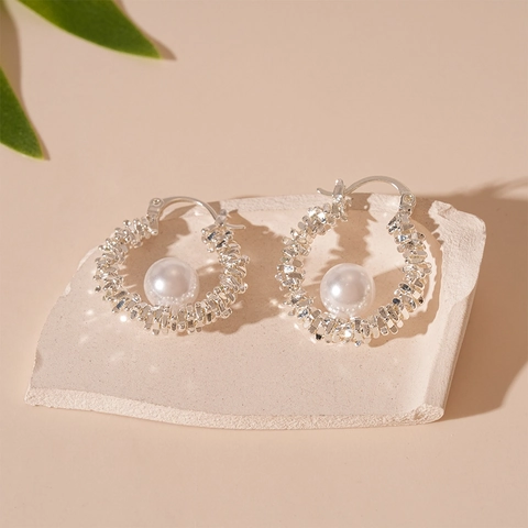 Orecchini A Cerchio Con Perla Artificial Sintetica E Perno In Acciaio Rame Texture Argento Irregolare Per Donne