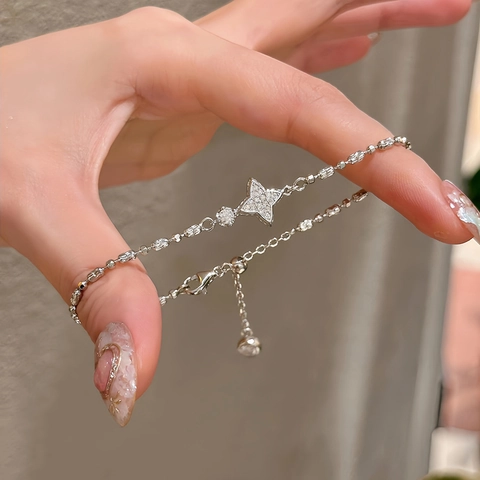 Silberfarbenes Kupferarmband Mit Zirkonia Sternenanhänger Verstellbarer Schiebeverschluss Eleganter Schmuck Für Damen