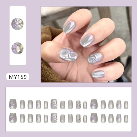 30 Stück Traumhafte Lila Schmetterling 3D Katzenauge Künstliche Nägel Mit Strass Glitzer Kurze Sargform Fake Nails Für Damen