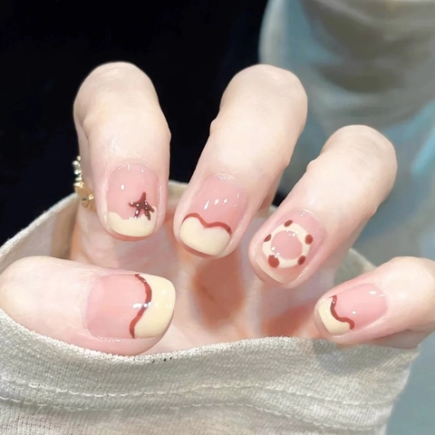 French Short Press On Nails Resin Cute Sweet Red Wave Dots Star Pattern Detachable False Nails For Women Daily Wear