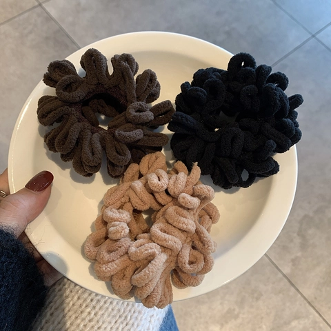 Fluffy Plush Scrunchies Chenille Hair Ties High Elasticity Ruffled Hairband For Women Girls Autumn Winter Korean Style
