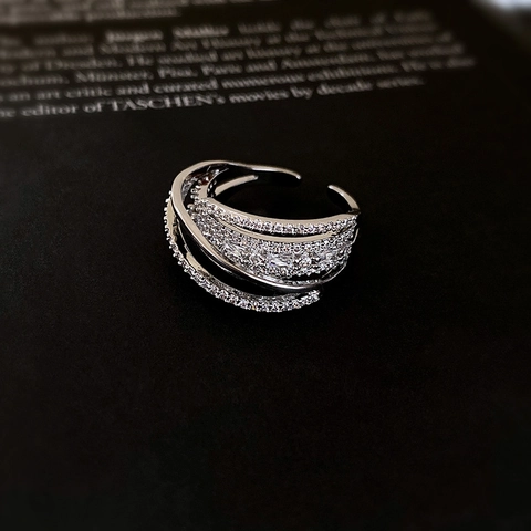 Mehrlagiger Kreuz Verstellbarer Ring Kupfer Zirkonia Eleganter Geometrischer Modeschmuck Für Damen