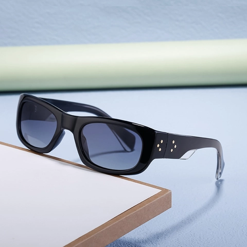 Occhiali Da Sole Polarizzati Quadrati Per Uomini Donne Lenti TAC Montatura In PC Decorazione Rivetti Stella Sport Moda Shades