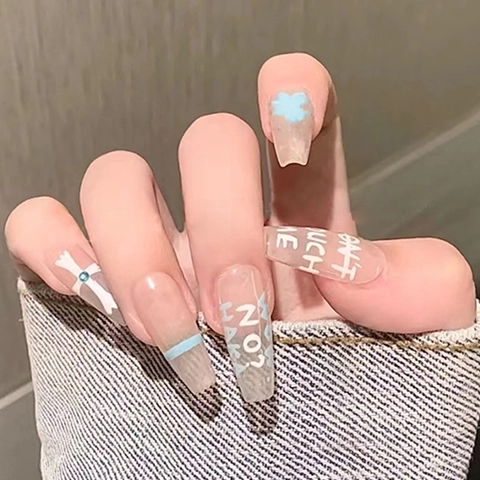 Press On Nägel Lange Sargform Transparent Nude Blau Blume Kreuz Muster Textdruck Abnehmbare Mode Für Frauen