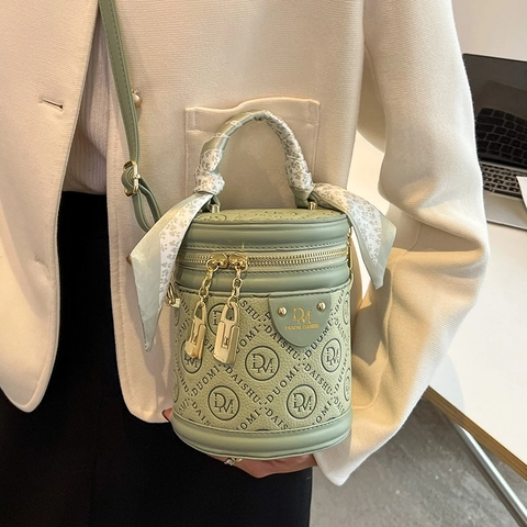 Damen Mode PU Leder Zylinder Beuteltasche Mit Buchstabenprägung Und Seidenschal Dekor Umhängetasche Schultertasche