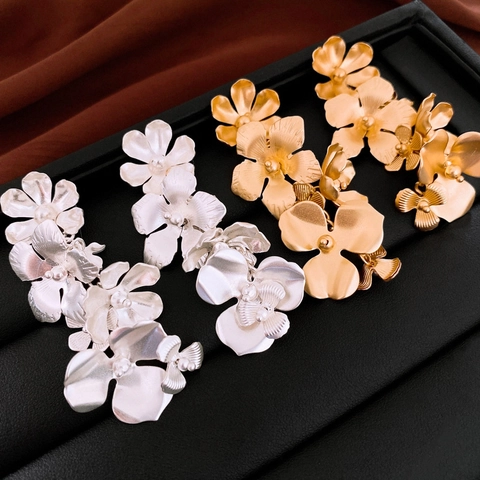 Bloemblaadje Hangende Oorbellen Met 925 Sterling Zilveren Oorsteker Mat Metalen Florale Sieraden Voor Dames Retro