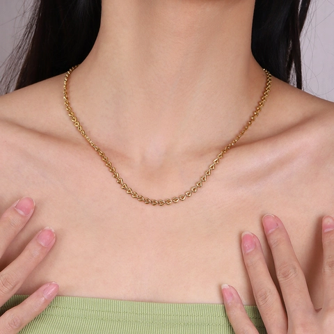 Collar de Cadena de Eslabones de Corazón de Acero Inoxidable Minimalista Gargantilla Chapada en Oro en Forma de Corazón Joyas para Mujer