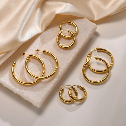Orecchini a Cerchio Minimalisti in Acciaio Inossidabile Placcati Oro 18K Cerchio Rotondo Moda Gioielli Regalo Donna