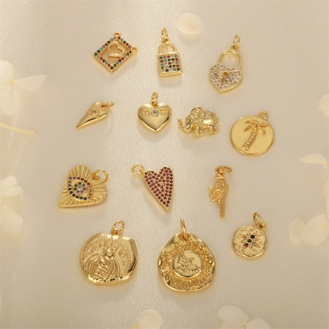 Charmes Pendants En Cuivre Plaqué Or Zircon Abeille Cœur Oeil Maléfique Pour Création De Bijoux DIY Colliers