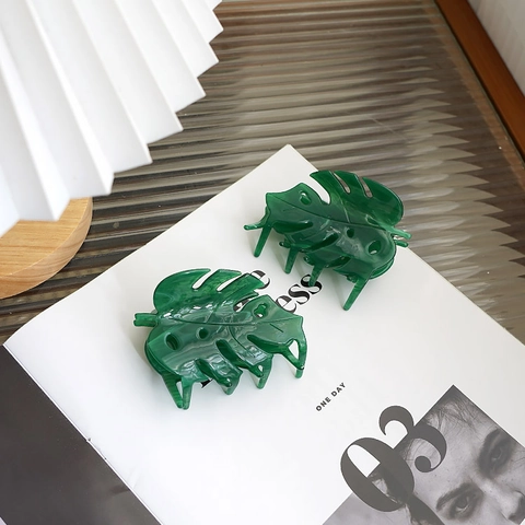 Monstera Leaf Acetate Hair Claw Clip Green Tropical Plant Large Shark Grip For Women Elegant Nature Style Accessory
