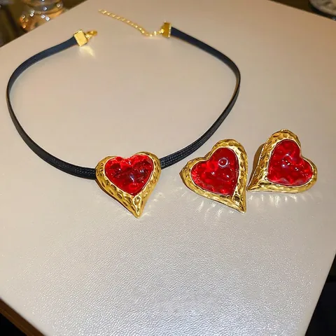 Vintage Rote Harz Herz Ohrringe Und Halsband Kette Mit 925 Sterling Silber Stecker Gehämmerte Gold Legierung Schmuck