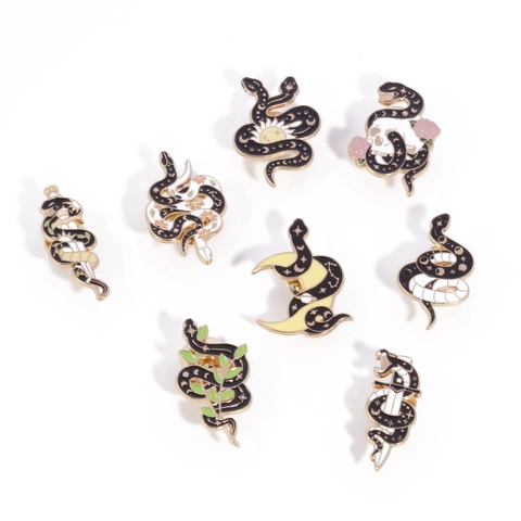 Spilla Serpente in Lega di Zinco Gotica Spille Smaltate Nere Vintage Con Design Luna Teschio Gioielli Halloween Regalo Uomo Donna