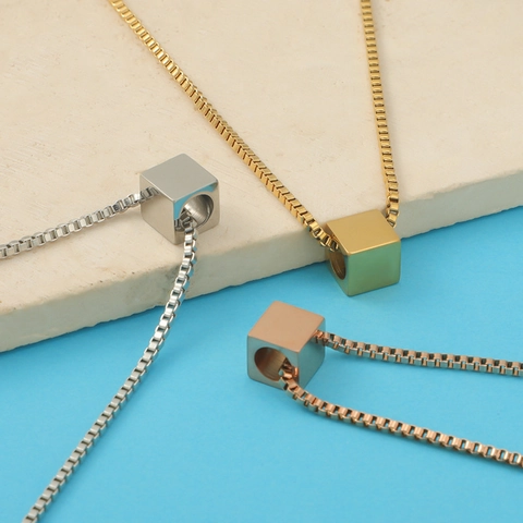 Collier Pendentif Cube Minimaliste Acier Inoxydable 304 Maille Vénitienne Bijoux Géométriques Pour Femmes Réglable