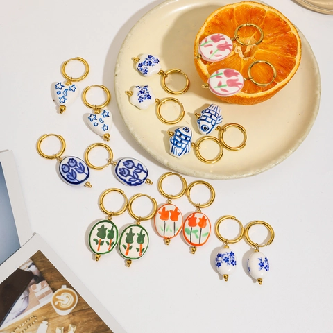 Orecchini Pendenti in Acciaio Inossidabile Con Pendente in Ceramica Dipinto a Mano Fiori Pesce Cuore Luna Donna