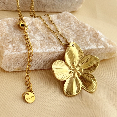 Blumen Anhänger Halskette Edelstahl Vergoldet Vintage Elegant Strukturierte Florale Schlüsselbeinkette Für Damen